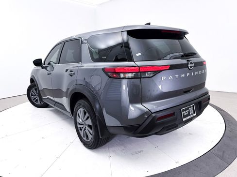 Used 2025 Nissan Pathfinder S image 2