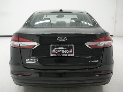 Used 2019 Ford Fusion SE FWD image 5