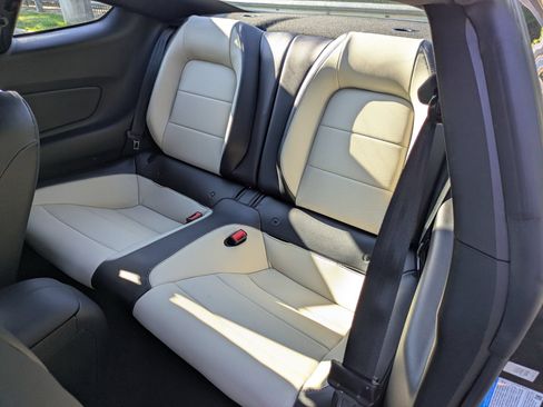 Certified 2020 Ford Mustang Coupe RWD image 27