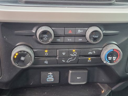 Used 2025 Ford F250 XLT AWD/4WD image 23