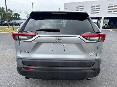 Used 2020 Toyota RAV4 XLE Premium AWD/4WD image 4