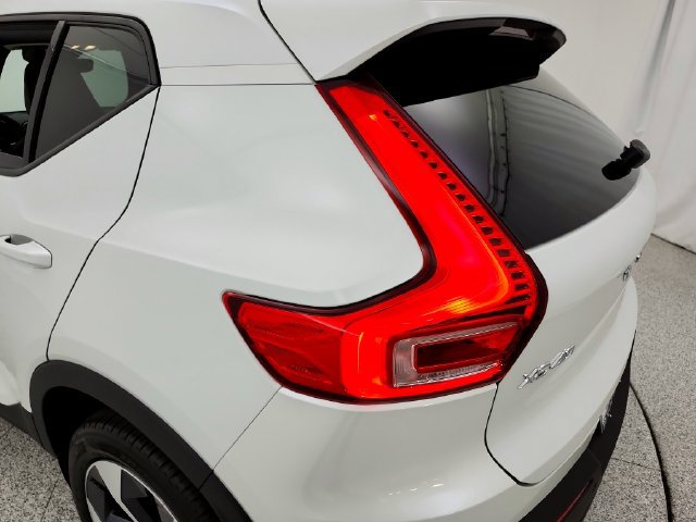 New 2026 Volvo XC40 B5 Plus w/ Protection Package Premier AWD/4WD image 32