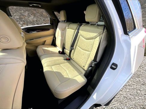 Used 2017 Cadillac XT5 Luxury w/ Driver Awareness Package AWD/4WD image 24