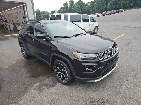 Used 2025 Jeep Compass Limited AWD/4WD image 1