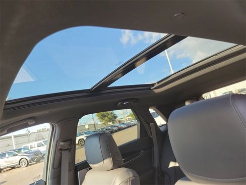 Certified 2024 Cadillac XT5 Premium Luxury w/ Technology Package image 36