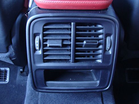 Used 2020 Porsche Taycan 4S image 36