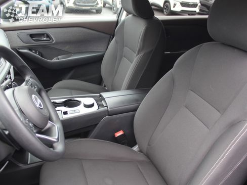 Used 2023 Nissan Rogue S AWD/4WD image 11