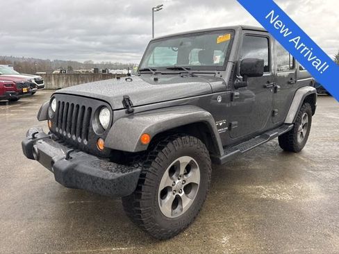 Used 2017 Jeep Wrangler Unlimited Sahara w/ Max Tow Package image 3