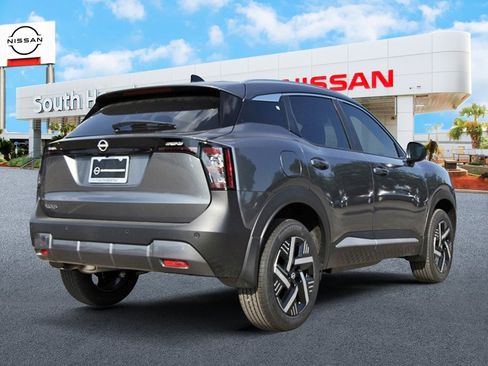 New 2026 Nissan Kicks SV w/ Illumination Package image 4