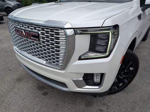 Used 2023 GMC Yukon XL Denali w/ Denali Reserve Package AWD/4WD image 13