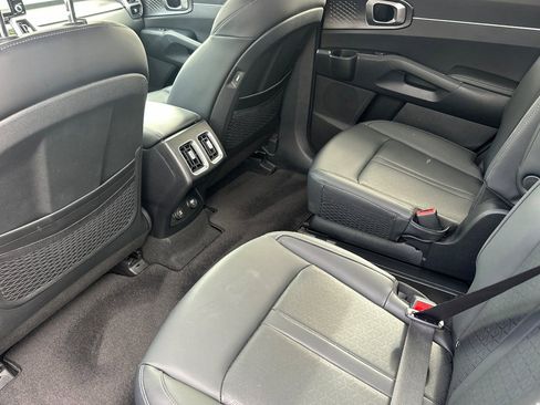 Certified 2023 Kia Sorento EX AWD/4WD image 15