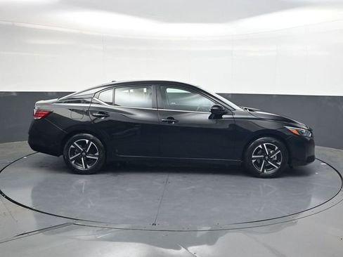 Used 2024 Nissan Sentra SV image 3