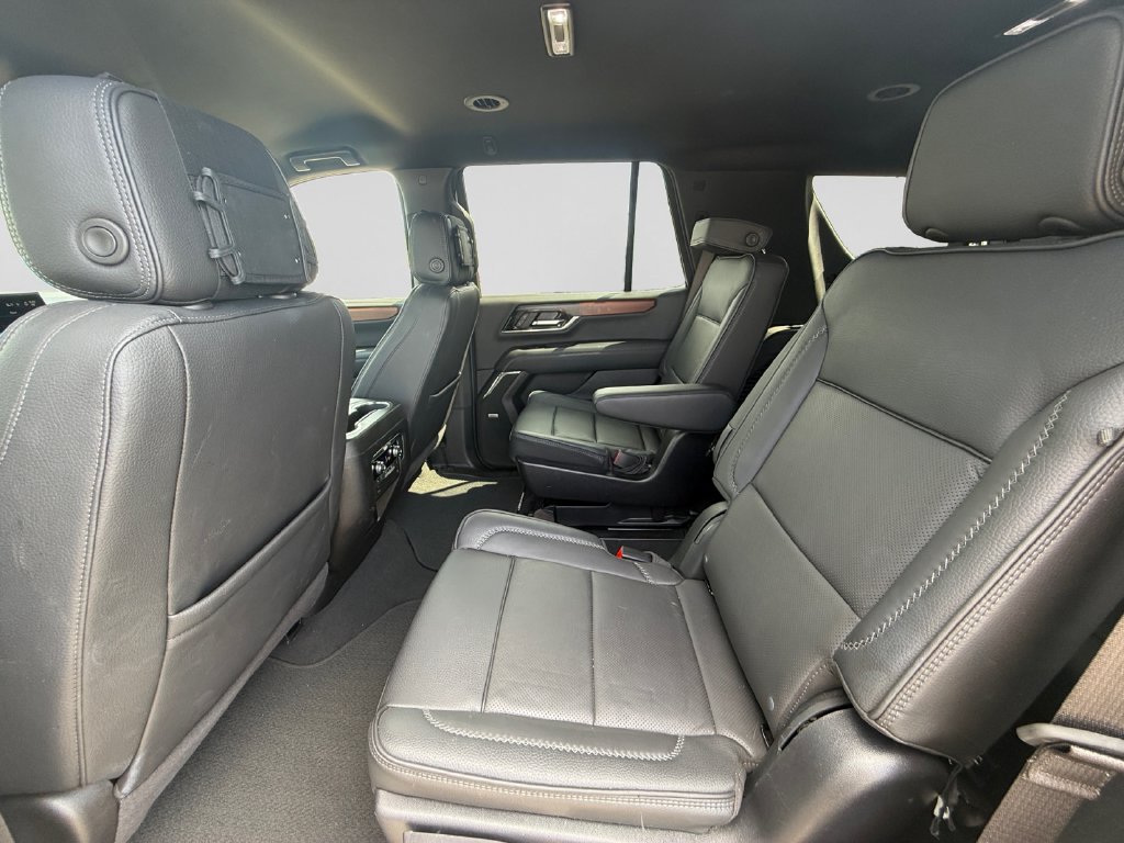 Used 2025 GMC Yukon Denali AWD/4WD image 38