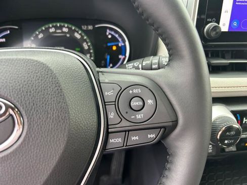 Used 2023 Toyota RAV4 XLE image 18