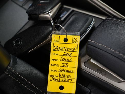 Used 2018 Lexus IS 300 300 w/ Comfort Package image 28