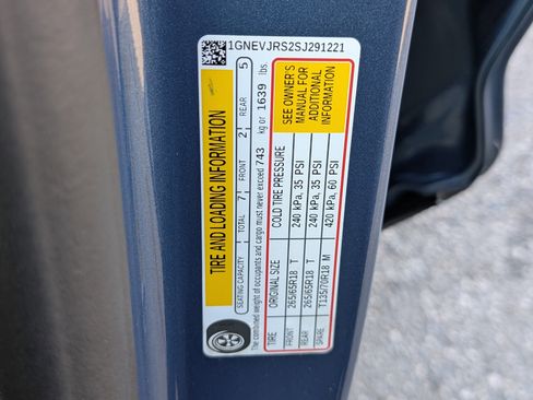 Used 2025 Chevrolet Traverse Z71 w/ Driver Confidence Package image 37