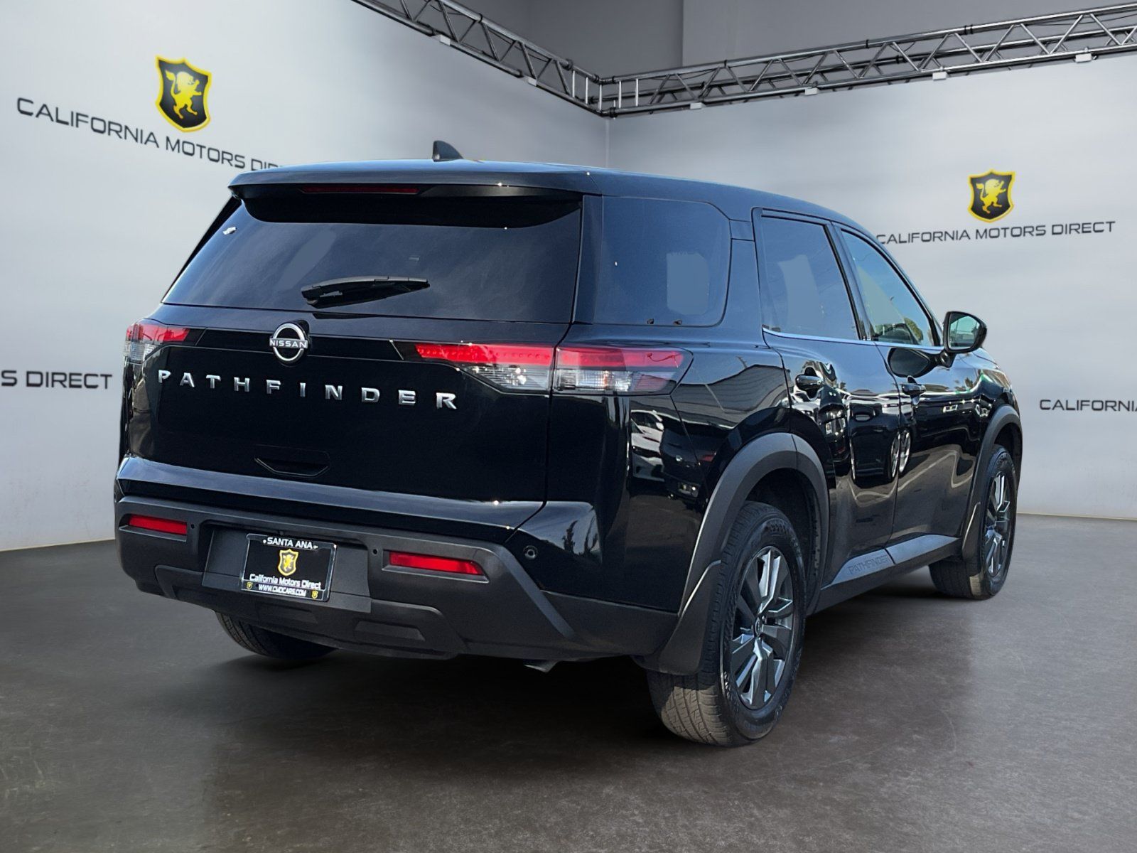 Used 2024 Nissan Pathfinder S FWD image 5