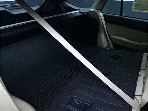 Used 2016 Subaru Outback 3.6R Limited image 29