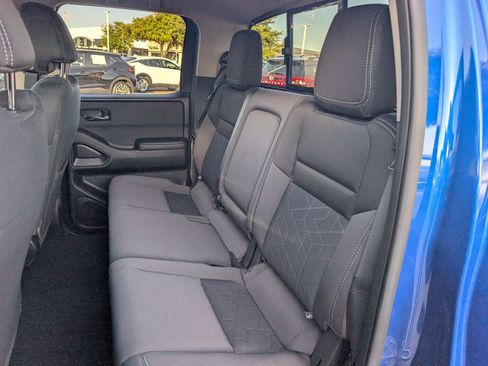 Used 2025 Nissan Frontier SV w/ SV Convenience Package RWD image 26