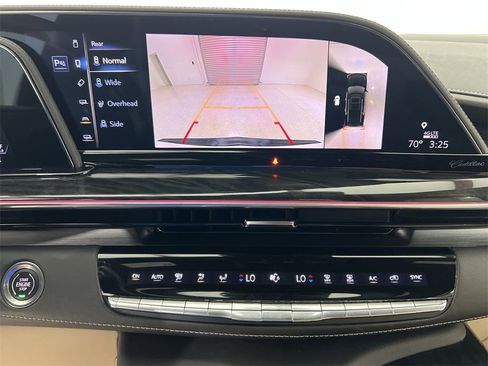 Used 2024 Cadillac Escalade Premium Luxury w/ Performance Package image 15