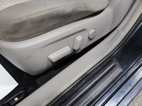 Used 2014 Toyota Camry LE FWD image 11