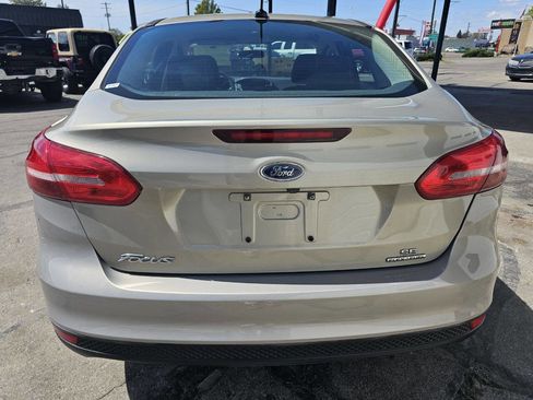 Used 2015 Ford Focus SE FWD image 4