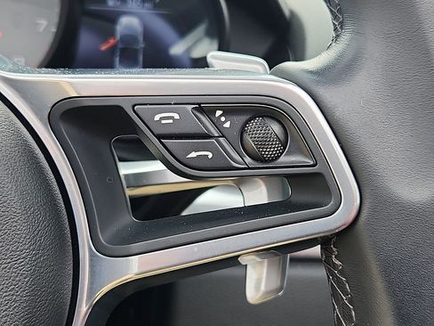 Used 2019 Porsche 718 Boxster S image 18