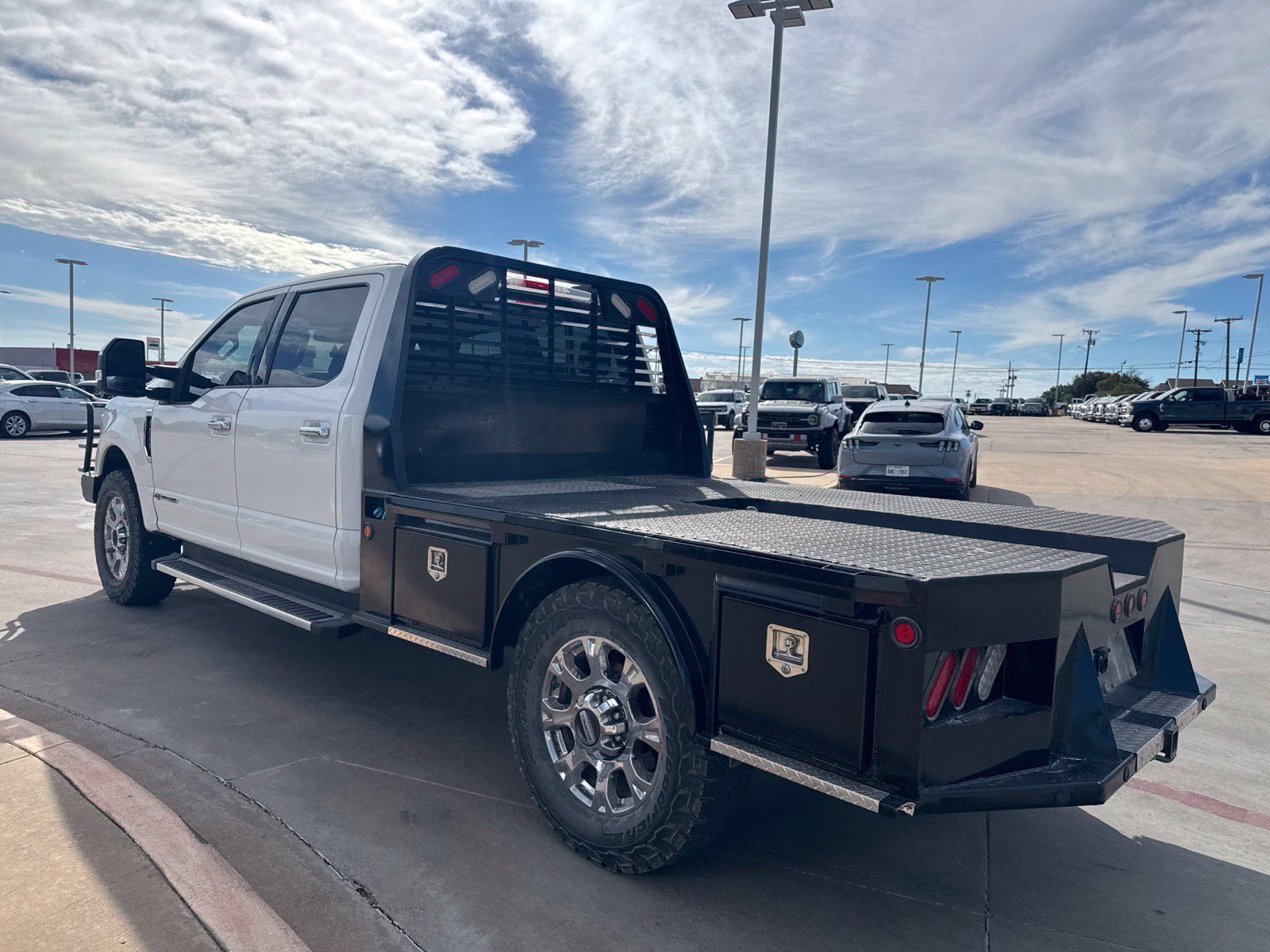 Used 2022 Ford F350 Lariat w/ Chrome Package AWD/4WD image 5