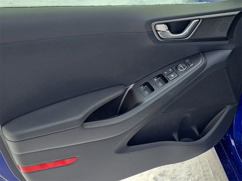 Used 2020 Hyundai Ioniq Blue image 17