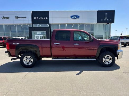 Used 2008 Chevrolet Silverado 2500 LTZ w/ Safety Package AWD/4WD image 2