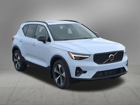 New 2026 Volvo XC40 B5 Plus w/ Climate Package AWD/4WD image 8