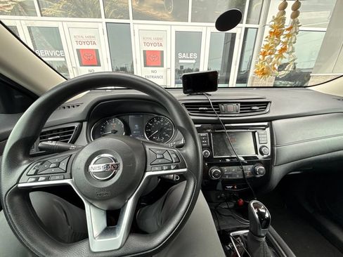 Used 2020 Nissan Rogue S FWD image 9