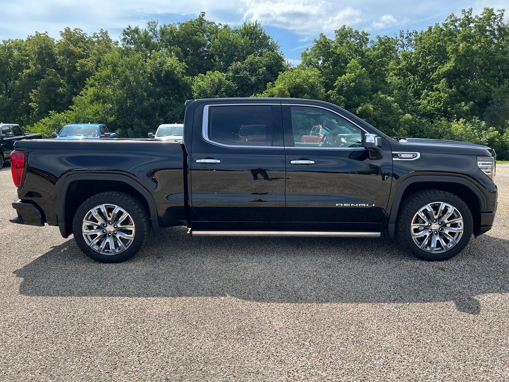 Used 2023 GMC Sierra 1500 Denali AWD/4WD image 4