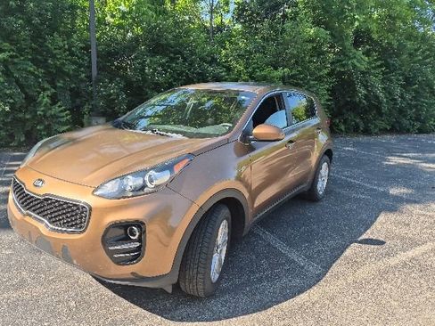 Used 2017 Kia Sportage LX AWD/4WD image 2