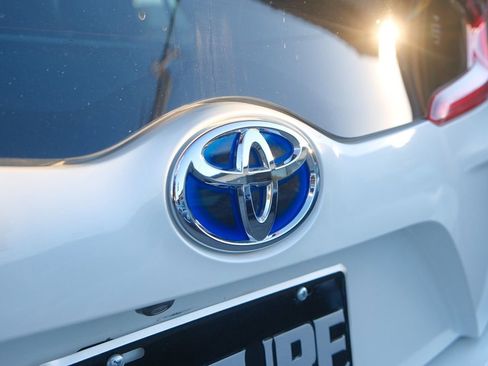 Used 2017 Toyota Prius Prime Advanced image 40