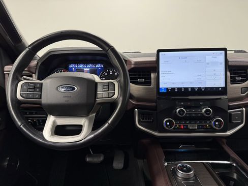Used 2024 Ford Expedition Limited image 29