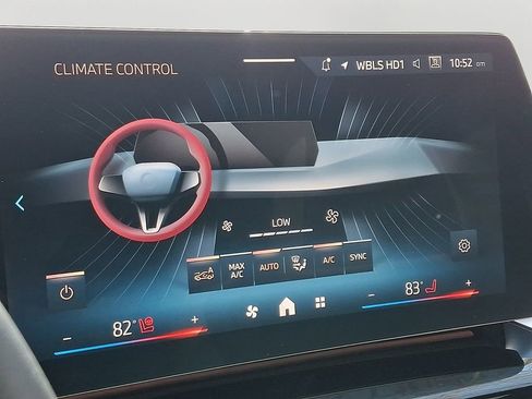 Used 2026 BMW X2 xDrive28i w/ Technology Package image 17