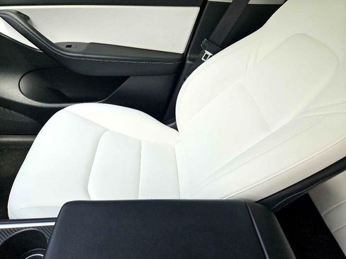 Used 2021 Tesla Model Y Performance image 21