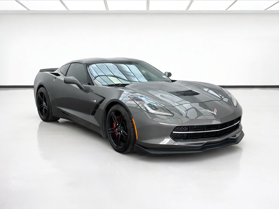 Used 2015 Chevrolet Corvette Stingray Coupe RWD image 3