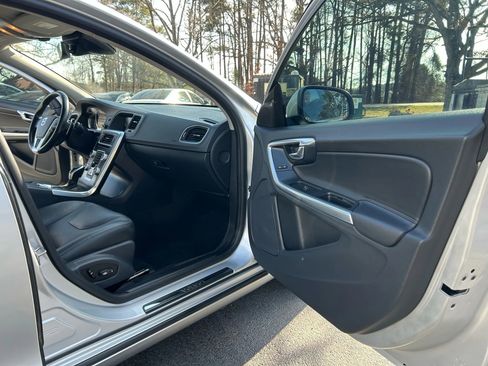 Used 2016 Volvo S60 T5 Premier w/ Convenience Package image 64