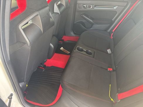 Used 2023 Honda Civic Type R image 9