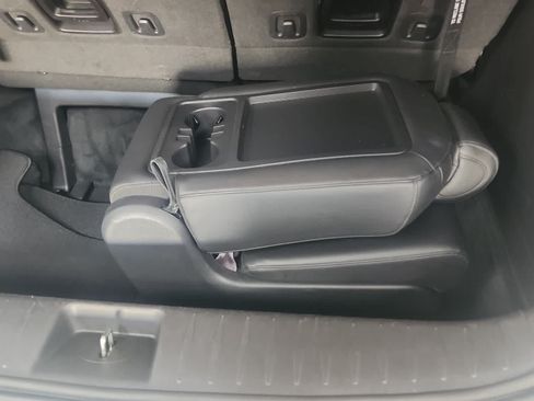 Used 2024 Kia Carnival LX FWD image 28