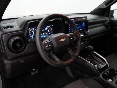 Used 2025 Chevrolet Colorado W/T AWD/4WD image 12
