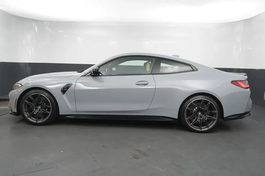 Used 2021 BMW M4 Competition RWD image 2