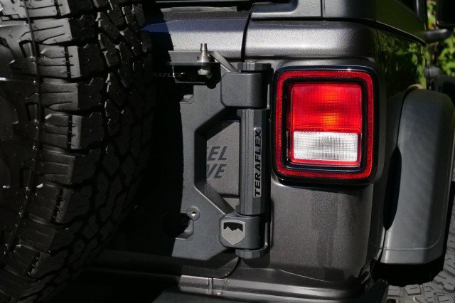 Used 2022 Jeep Wrangler Sport AWD/4WD image 30