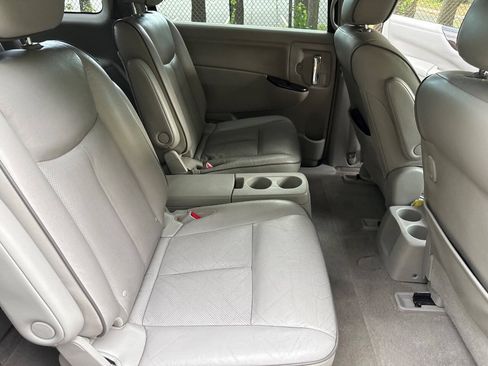 Used 2013 Nissan Quest SV w/ Leather Pkg FWD image 19