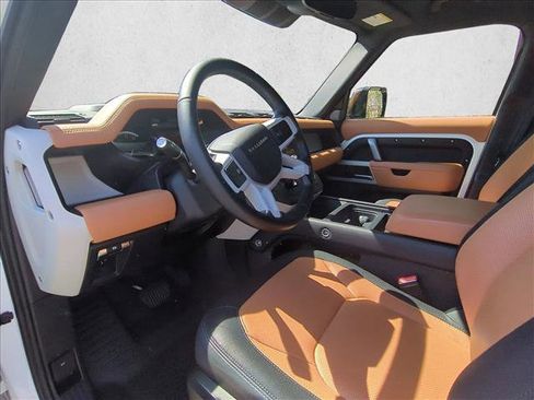 Used 2023 Land Rover Defender 110 X-Dynamic SE image 9
