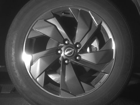 Used 2025 Nissan Rogue SV image 13