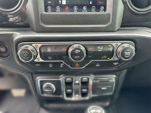 Used 2021 Jeep Wrangler Unlimited Sport image 16