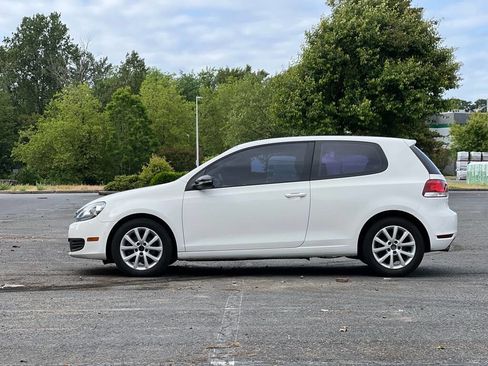 Used 2013 Volkswagen Golf 2-Door FWD image 2
